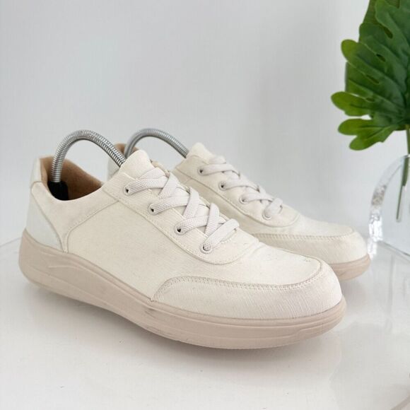 Bzees Womens Time Square Slip On Sneakers Size 11 White Canvas Comfy Shoes - Picture 1 of 15